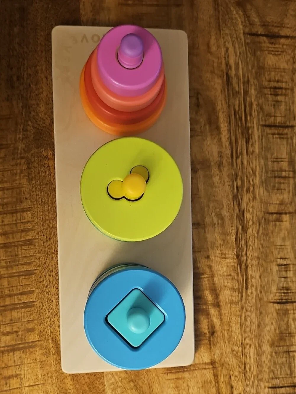 LOVEVERY Twist & Pivot Pattern Puzzle Montessori Wooden Stacker